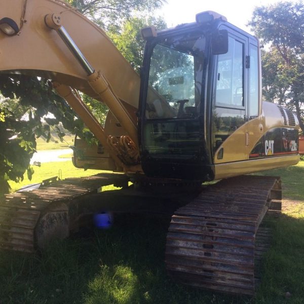 Retroexcavadora CAT CL Mercado Vial Argentina