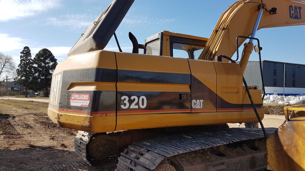 Retroexcavadora Caterpillar 320 Mercado Vial Argentina 